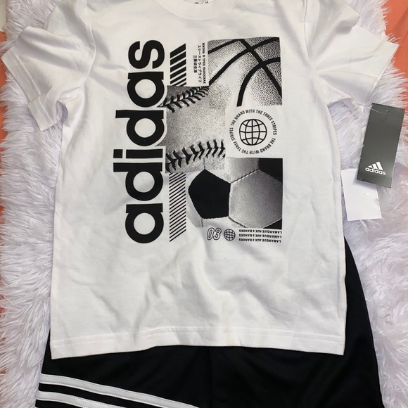 Adidas boy 2pc set size 5 - Picture 1 of 8